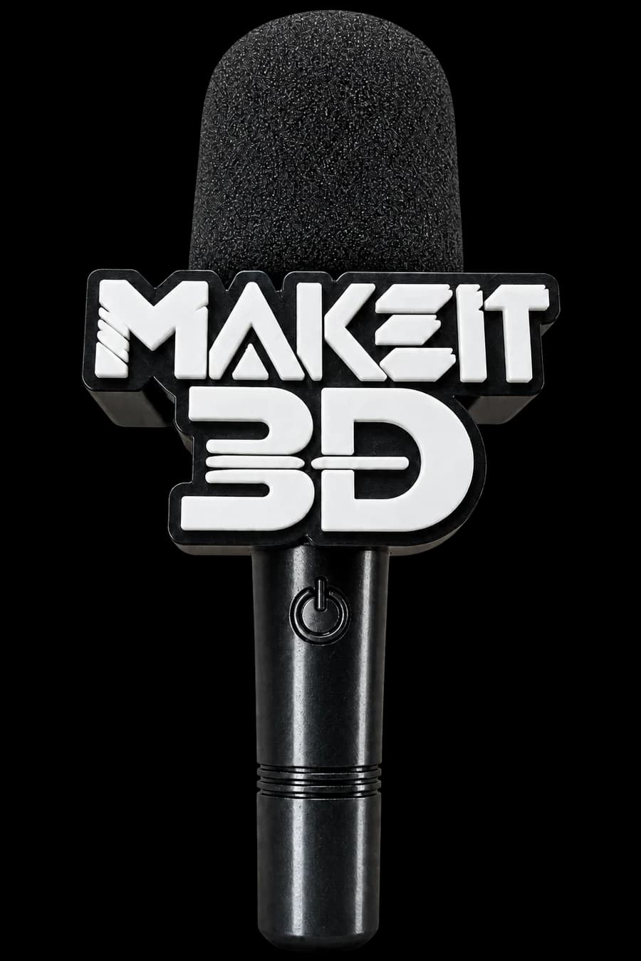 המיקרופון של MAKEIT3D: גוף שחור ודגל מודפס בתלת־ממד עם אותיות MAKEIT 3D לבנות